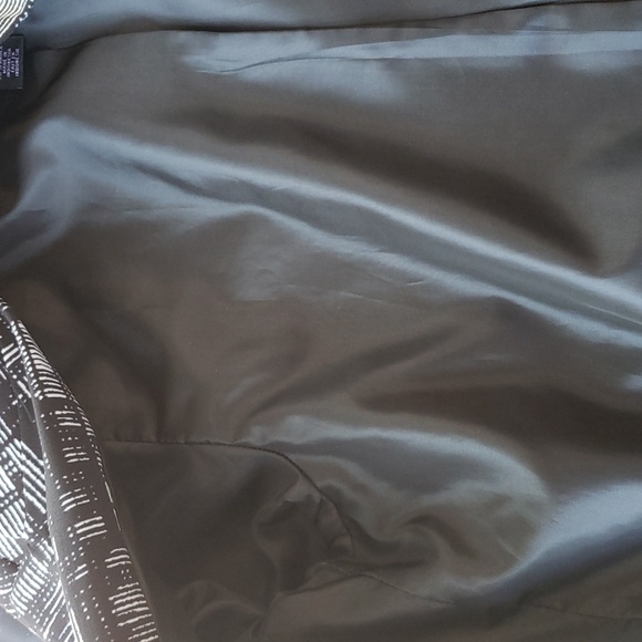 Black and White Investments Petites blazer with 3/4 sleeves - Picture 11 of 11